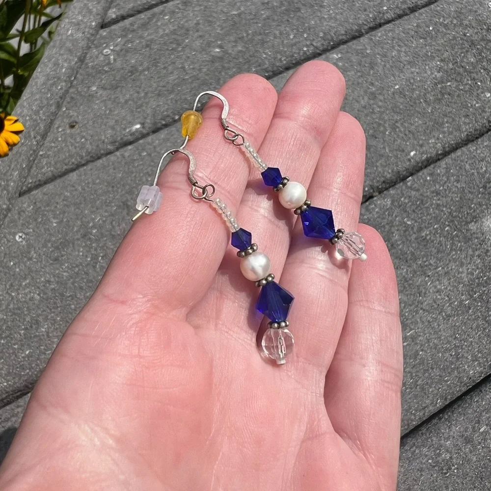 CLEARANCE Blue and White Beaded Turtle Necklace and Earrings - Picture 8 of 10